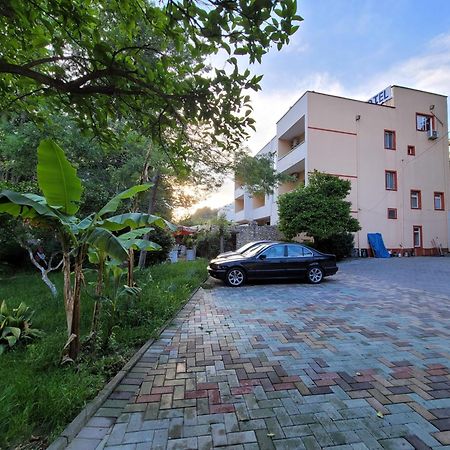 דורס Hotel Ceka מראה חיצוני תמונה