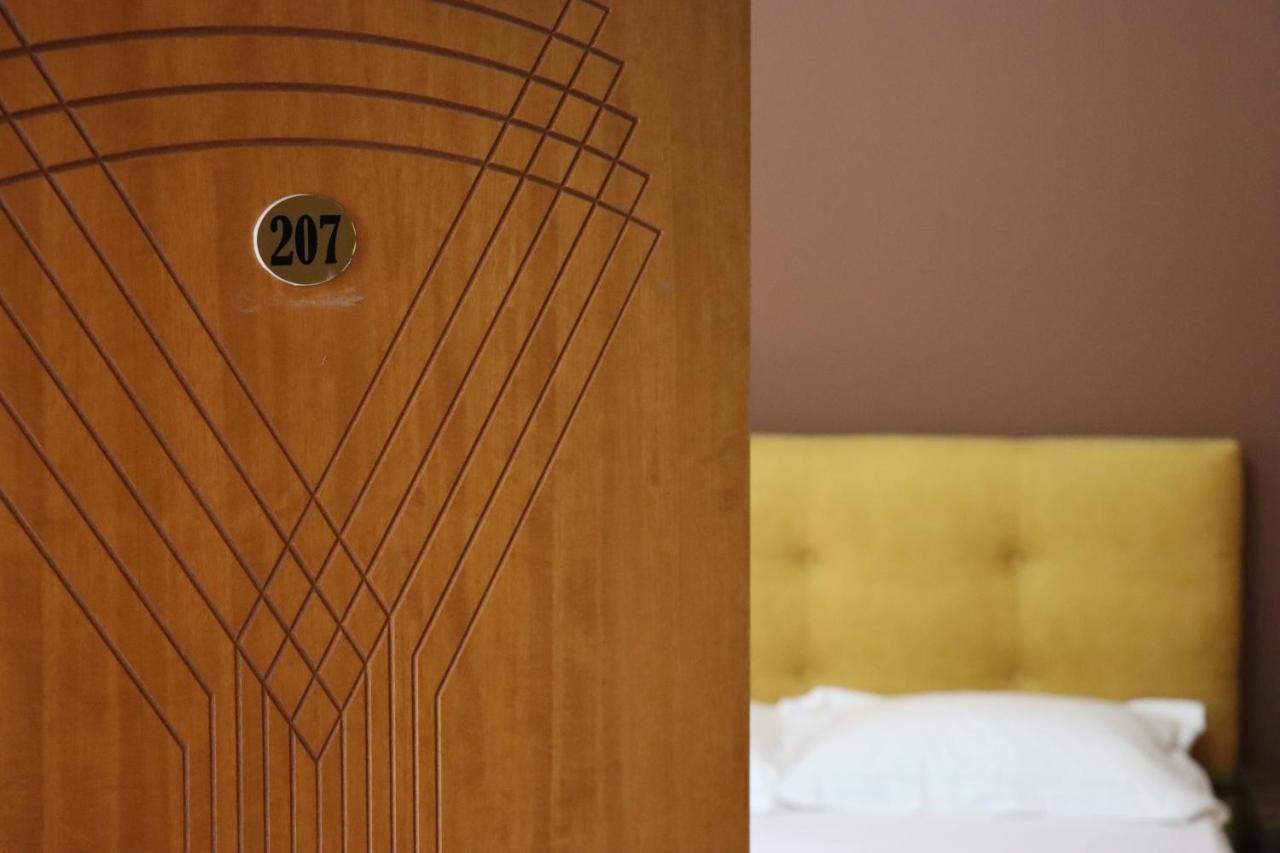 דורס Hotel Ceka מראה חיצוני תמונה
