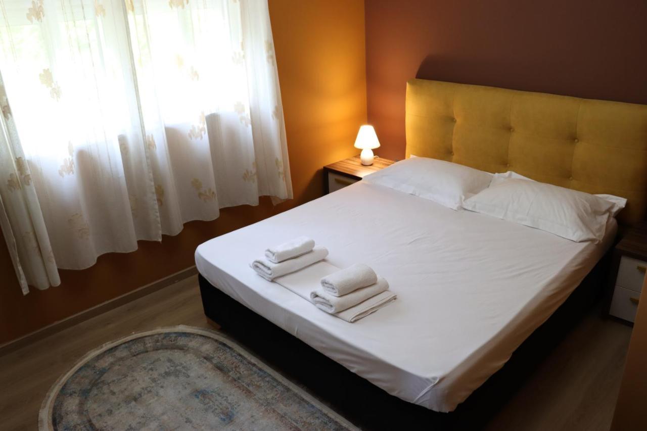 דורס Hotel Ceka מראה חיצוני תמונה