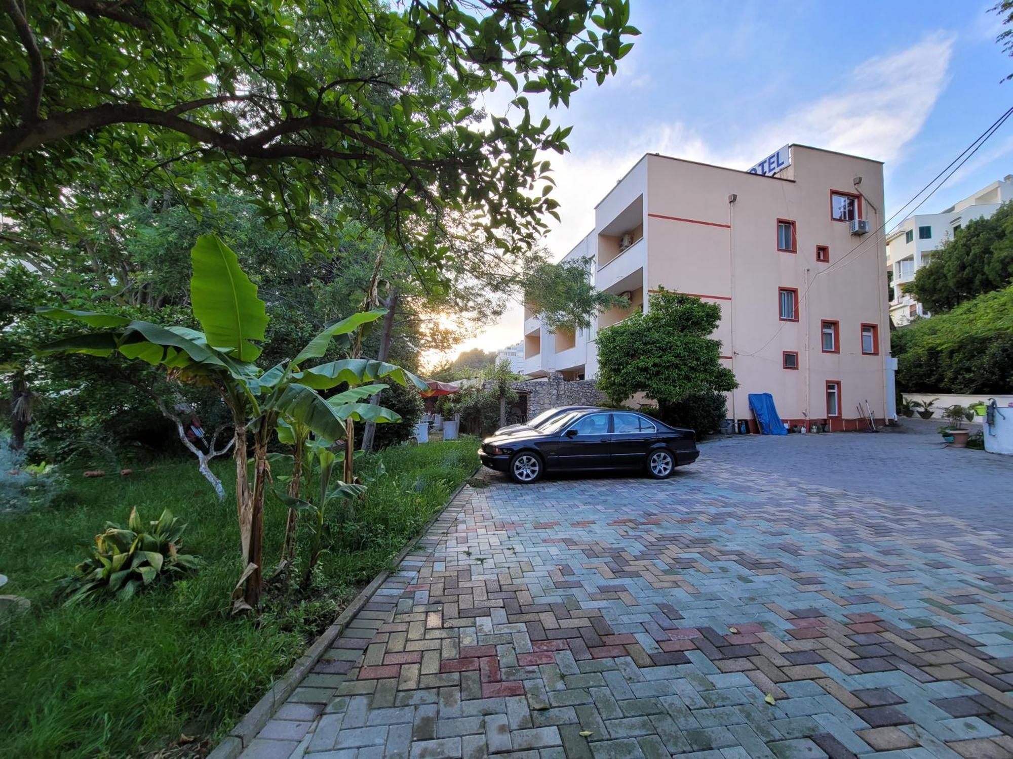 דורס Hotel Ceka מראה חיצוני תמונה