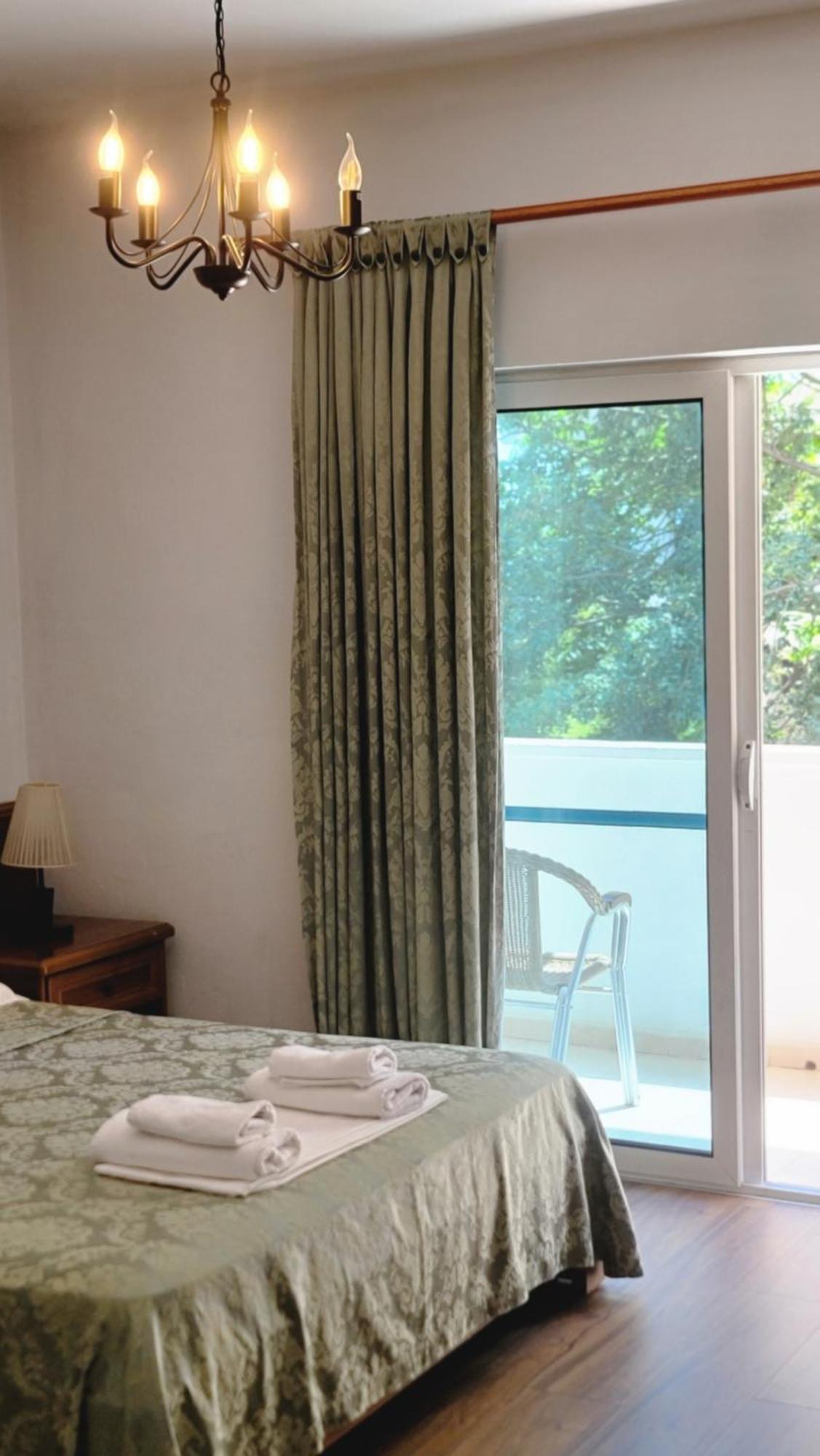 דורס Hotel Ceka מראה חיצוני תמונה